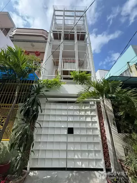 Nhà Mới 3 Tầng Sát Biển 100m – Ô Tô Tận Cửa – Full Nội Thất – 11 Tỷ