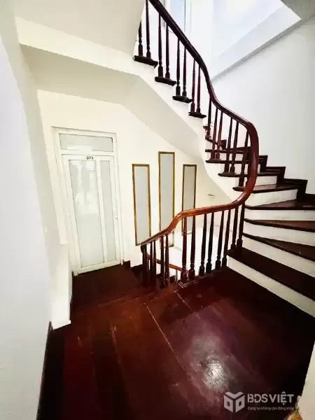 Bán Nhà Tân Mai 44m2.  5 tầng. mặt tiền 3.5m. giá 12.8 tỷ Hoàng Mai Hà Nội