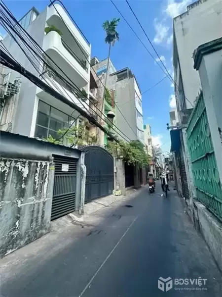 Nhà HXH Đường Cách Mạng Tháng Tám Phường 13 Quận 10 (P. Hoà Hưng mới).