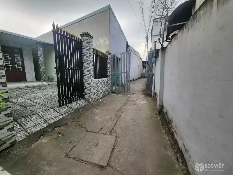 Ngân hàng thanh lý nhà ngang 5m, DT 177.3m2, 2PN 1 bếp, Thuận An, Bình Dương