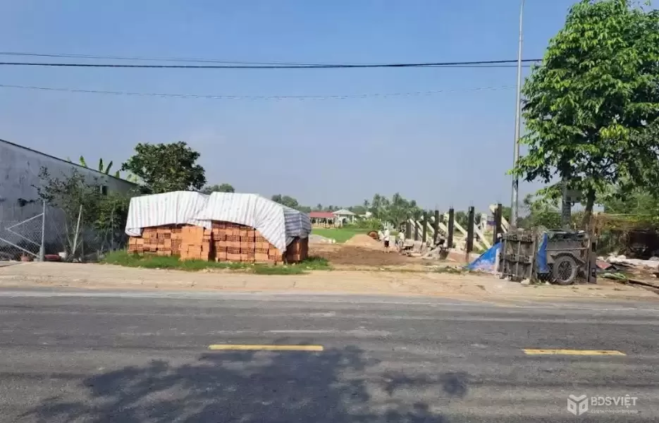 Bán đất lúa mặt tiền tỉnh lộ 833B xã Long Hiệp , Bến Lức dt 4530m2 giá 18 tỷ