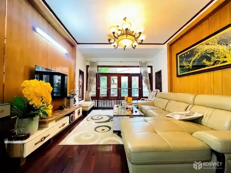 lạc long quân 50m x6 tầng 18,9 tỷ ô tô qua nhà,ngõ thông,full nội thất,5p ra hồ tây