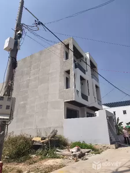 bán nhà đường Hồ Văn Cống TT Thủ Dầu Một còn 2 căn duy nhất