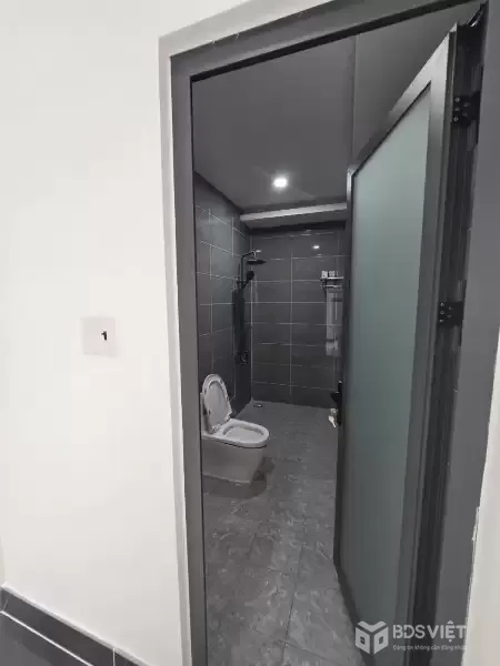 Bán Villa sân vườn kế chợ Long Thượng dt 198m2 , 1 lầu , 3pn,3wc giá 4,6 tỷ
