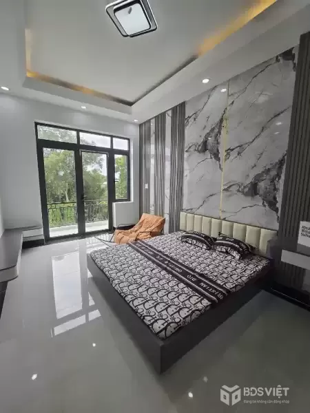 Bán Villa sân vườn kế chợ Long Thượng dt 198m2 , 1 lầu , 3pn,3wc giá 4,6 tỷ