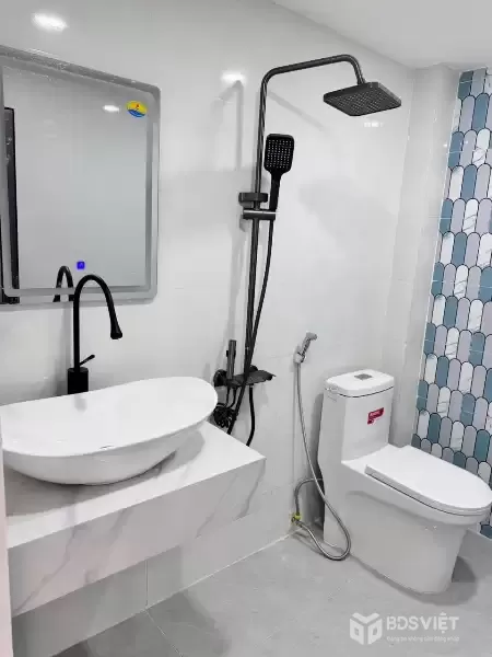 Bán nhà mới xây 832/....Chiến Lược, Bình Trị Đông dt 72m2 ,2 lầu, 5pn,4wc giá 6,85 tỷ