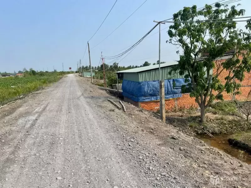 Bán đất view kênh đường xe ben xã Bình Đức dt 2000m2 ( 200m2 thổ ) giá 1,7 tỷ