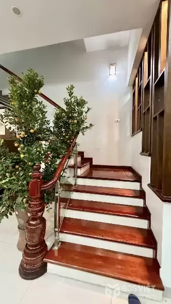 Bán nhà liền kề Khu đô thị Làng Việt Kiều Châu Âu  mặt phố kinh doanh vỉa hè rộng, ô tô tránh hồ Mỗ Lao nhỉnh 25 tỷ