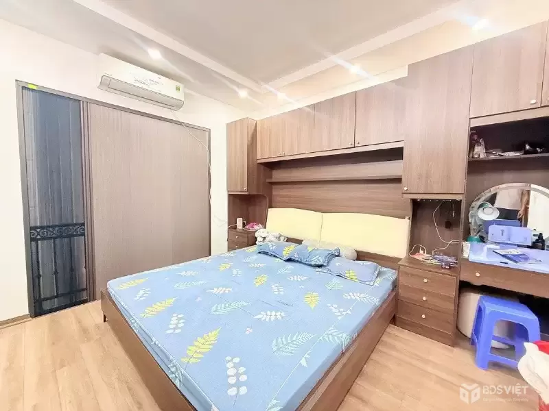 Bán Nhà Phan Kế Bính 33m2.  5 tầng. mặt tiền 5.5m. Giá 10.5 tỷ Ba Đình Hà Nội