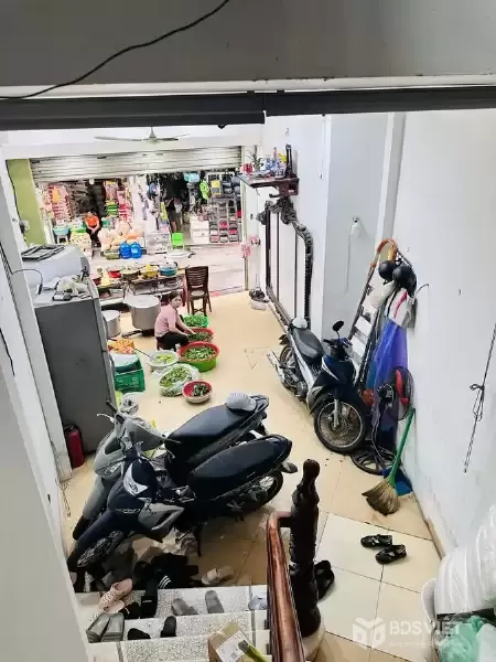 Bán Nhà Đường 8/3. 43m2.  5 tầng. mặt tiền 4.2m. giá đẹp 16 Tỷ Hai Bà Trưng Hà Nội