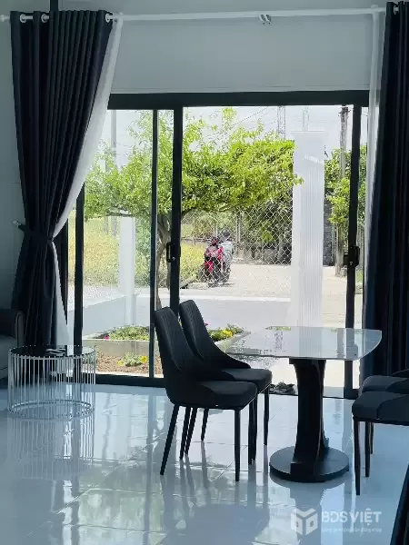 Bán nhà vườn mt đường Nguyễn Thị Tầm, Bình Lãng, Tân Trụ dt 166m2 full thổ giá 1,11 tỷ