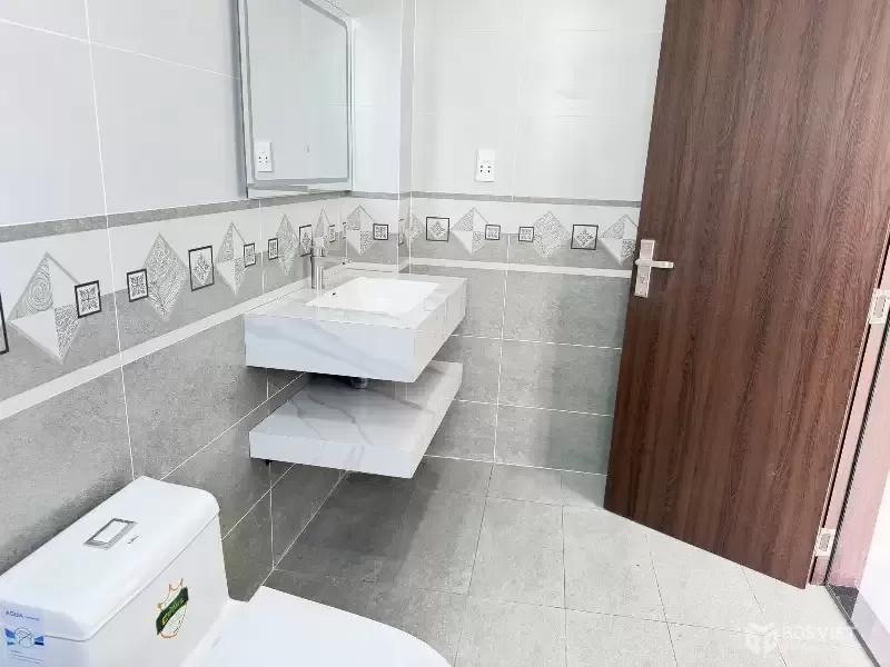 Bán nhà hẻm 8m Liên khu 4-5, Bình Hưng Hòa B góc 2 mt , 1 lầu ,3 pn ,3wc giá 5,6 tỷ