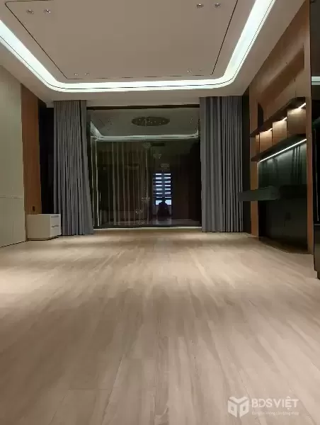 Bán nhà khu phân lô đường Nguyễn Văn Cừ - Long Biên - HN.