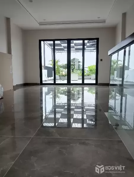 Bán nhà khu phân lô đường Nguyễn Văn Cừ - Long Biên - HN.