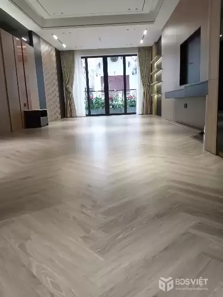 Bán nhà khu phân lô đường Nguyễn Văn Cừ - Long Biên - HN.