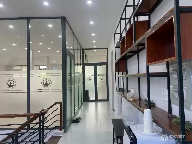 Biệt thự rộng 450m2 Thảo Điền - Compound bờ sông Nguyễn Văn Hưởng - 2 mặt tiền - 242tr/m2