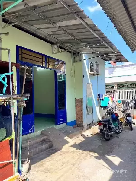 CẦN BÁN 47M2 NHÀ CẤP 4 HẺM THÔNG BA GÁC QUỐC LỘ 1A