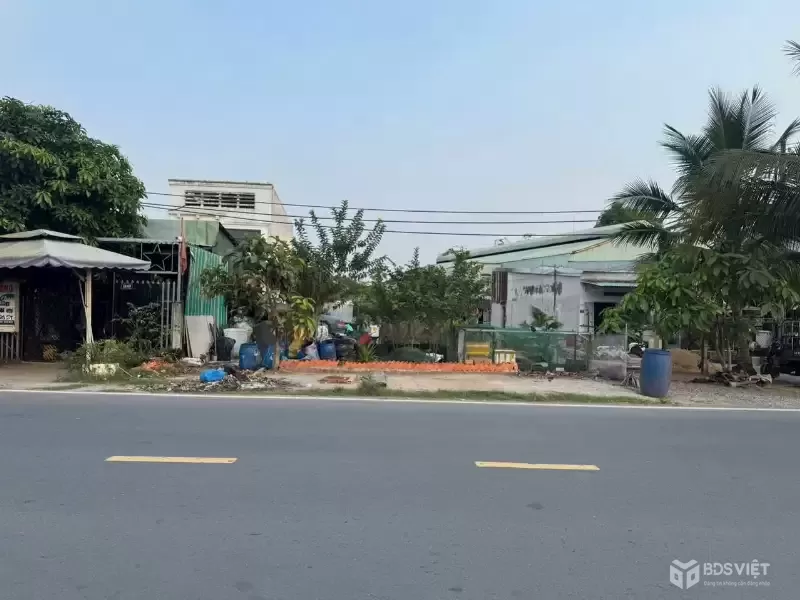 Bán đất mặt tiền Mai Bá Hương,Lê Minh Xuân dt 1000m2 (gần 800m2 thổ cư) giá giảm còn 18 tỷ