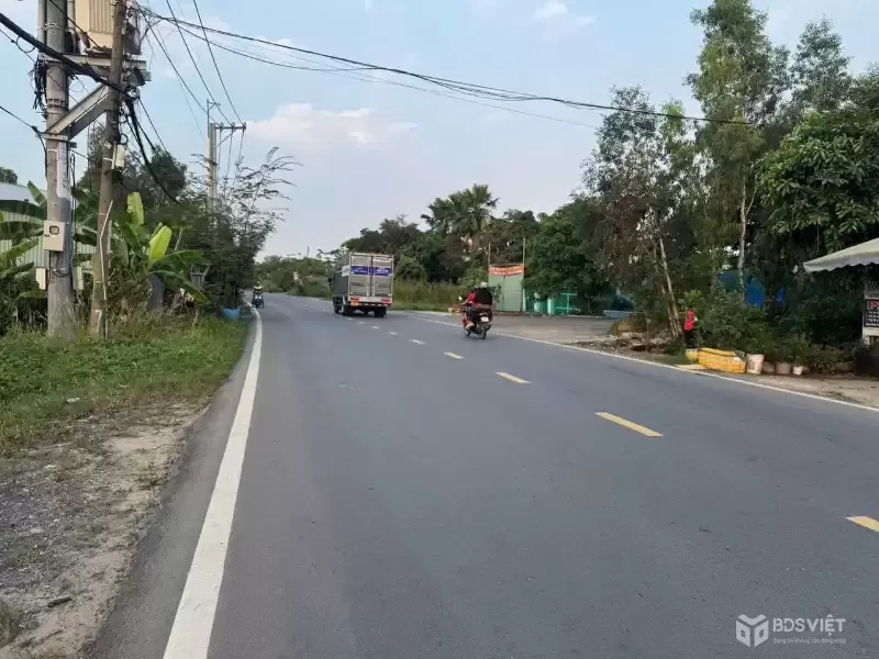 Bán đất mặt tiền Mai Bá Hương,Lê Minh Xuân dt 1000m2 (gần 800m2 thổ cư) giá giảm còn 18 tỷ