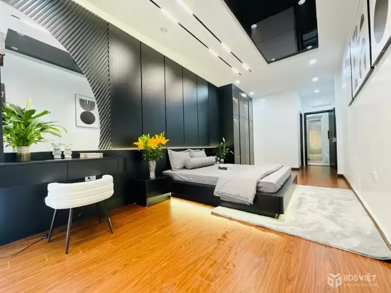 nguyễn văn huyên 48m x6 tầng thang máy 15,8 tỷ gara ô tô,ngõ thông kinh doanh