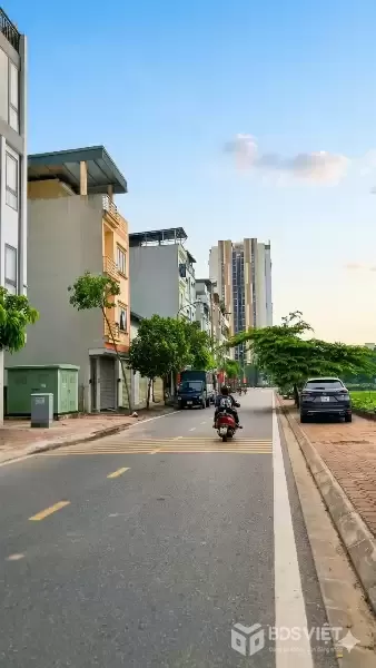 BÁN ĐẤT ĐẤU GIÁ VIỆT HƯNG 74M2, MT 8m, VỈA HÈ Ô TÔ TRÁNH, MẶT CÔNG VIÊN- 16.3 Tỷ [0372311369]