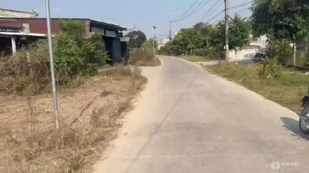 Bán đất thổ cư đường beton 6m Đức Hòa Thượng dt 1260m2 ( 286m2 thổ) giá 6 tỷ