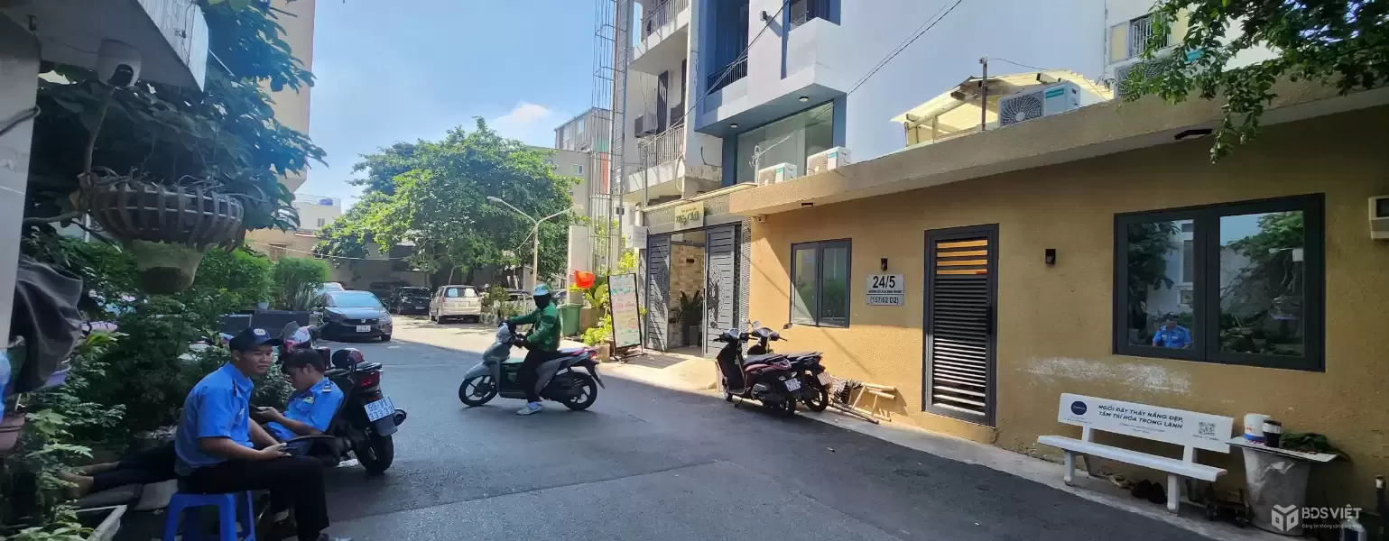 Bán nhà 106m2 đối diện ĐH Ngoại Thương - Nguyễn Gia Trí Bình Thạnh - 8x15 - HDT 40tr, xây cao