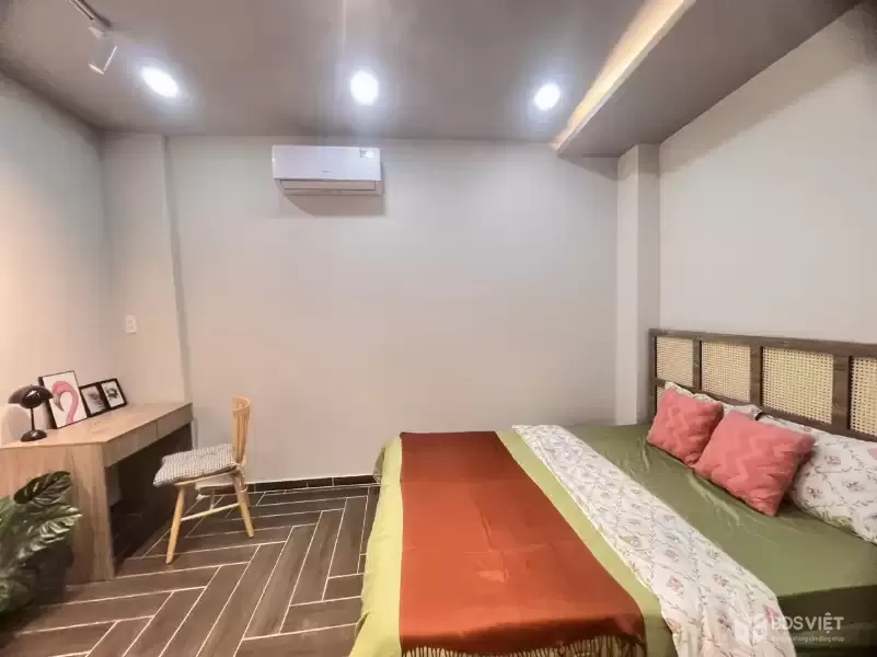 Bán nhà 106m2 đối diện ĐH Ngoại Thương - Nguyễn Gia Trí Bình Thạnh - 8x15 - HDT 40tr, xây cao