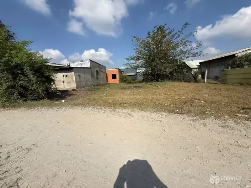 Bán nền thổ cư hẻm đường đá xanh oto xã Đức Hòa Thượng dt 155m2 giá 820 triệu