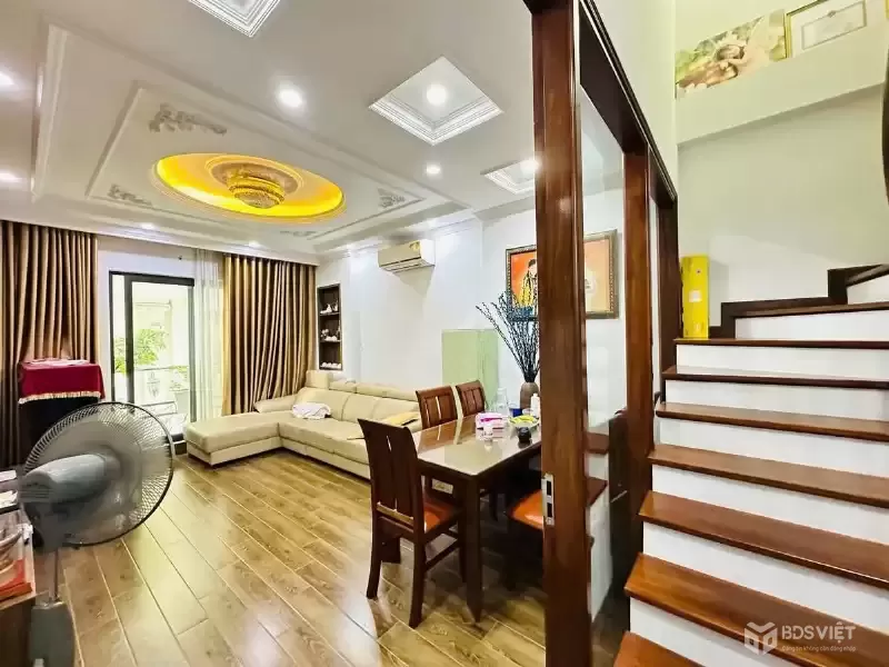 Hiếm. Bán nhà vị trí đắc địa đường Cổ Linh - Long Biên - HN