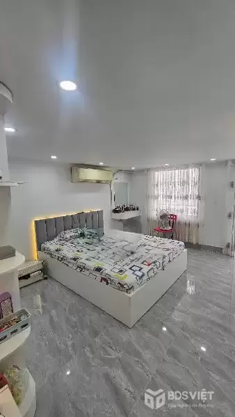 Nhà mới 3 tầng, hẻm thông, giáp Quận 7 – Huỳnh Tấn Phát, 4 TỶ 350