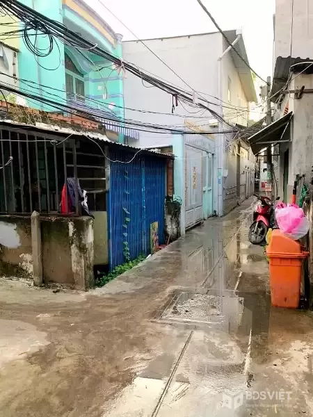 CẦN BÁN 125M2 NHÀ CẤP 4 HẺM BA GÁC GẦN QL1A