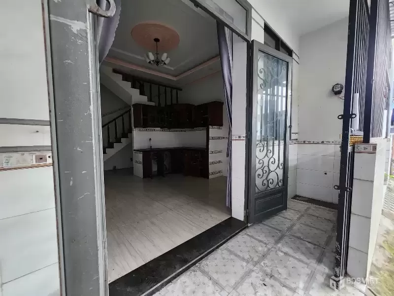 NHÀ TÂN ĐÔNG HIỆP DĨ AN 2 TỶ NHỈNH, NGÂN HÀNG CHÀO BÁN NHÀ NGANG 8,9M, DT 64M2