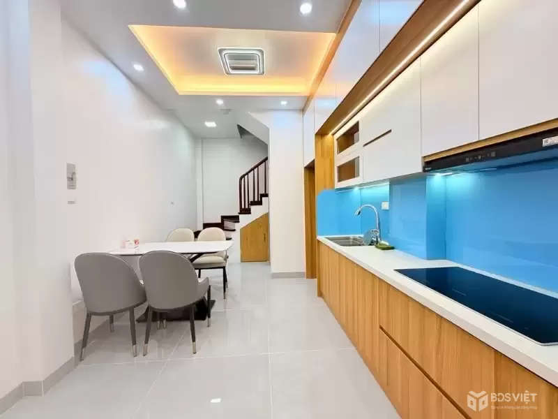 trần thái tông 34m x6 tầng 10,5 tỷ full nội thất-ngõ thông rộng,gần phố