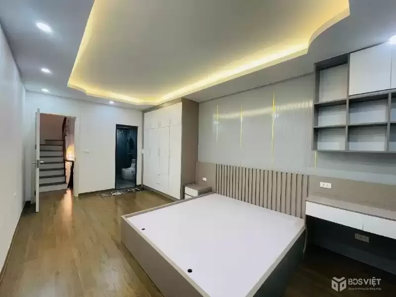 võ chí công 36m x5 tầng 8,8 tỷ full nội thất,quy hoạch nhà cách đường 20m