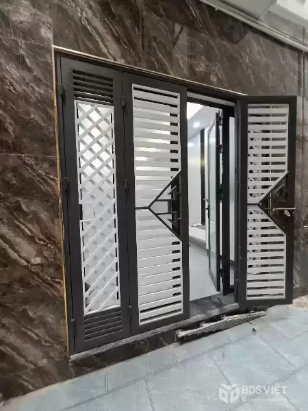 võ chí công 36m x5 tầng 8,8 tỷ full nội thất,quy hoạch nhà cách đường 20m