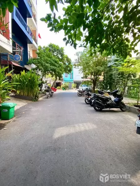 Bán nhà sát mặt tiền Quốc Hương, phố Tây Thảo Điền, 68m2, nội khu công viên, 4 tầng, 27.9 tỷ