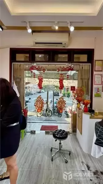 Nhà MT Đường Hồng Lĩnh Phường 15 Cũ Quận 10.