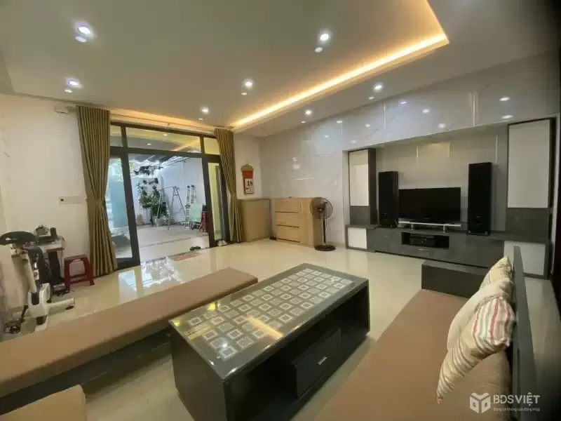 Bán khách sạn Đồng Khởi 200m2 20 phòng giá 14.5 tỷ đối diện bến xe Đà Nẵng