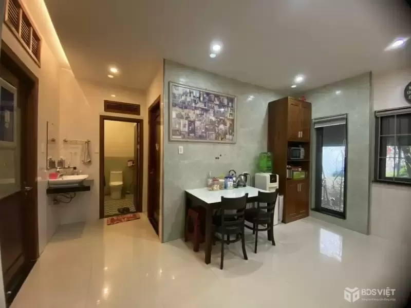 Bán khách sạn Đồng Khởi 200m2 20 phòng giá 14.5 tỷ đối diện bến xe Đà Nẵng