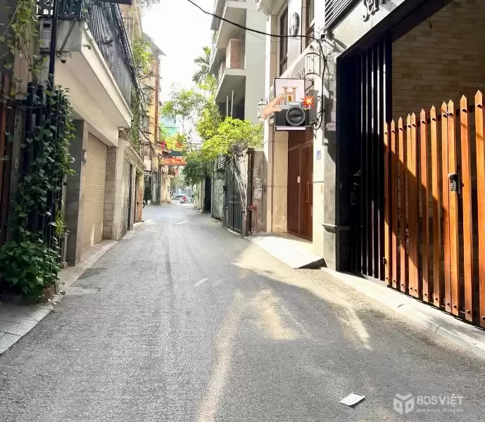 THẠCH BÀN – NHÀ DÂN XÂY 46M2 × 5 TẦNG – Ô TÔ ĐỖ CỬA – NHỈNH 8 TỶ