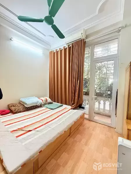 NHÀ PHỐ HOÀNG VĂN THÁI – Ô TÔ ĐỖ CỬA – KINH DOANH – DÒNG TIỀN TỐT