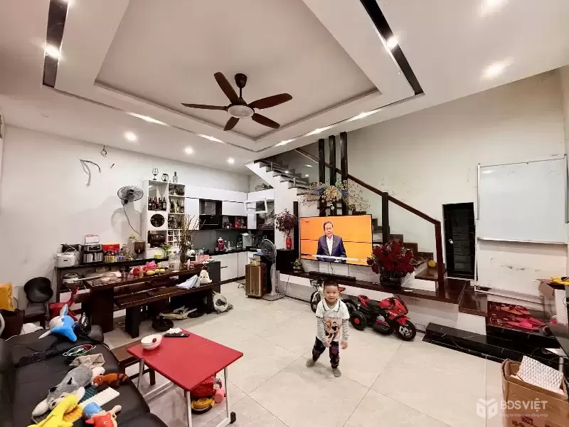 HOÀNG VĂN THÁI – PHÂN LÔ QUÂN ĐỘI – NGÕ THÔNG – 2 THOÁNG