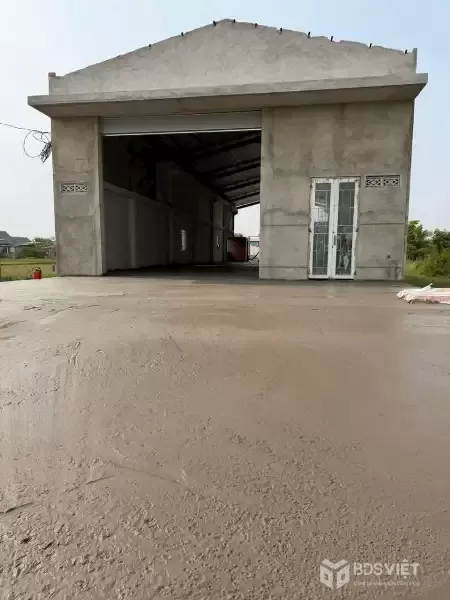 Bán nhà kho mới xây xã Đức Hòa Đông dt 700m2 full thổ giá 7 tỷ