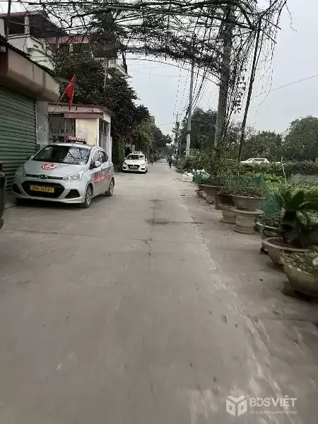 CẦN BÁN GẤP – LÔ ĐẤT ĐẸP GIÁ TỐT . Diện tích 70m² full thổ cư. Mặt tiền – hậu 7,6m vuông vắn cực đẹp