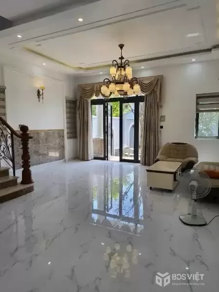 Giảm S.O.C CHỈ 8Ty9
BIỆT THỰ- ĐƯỜNG 10M- 191M2- 2TẦNG- NGANG NỞ HẬU 9.5M- LÊ VĂN LƯƠNG