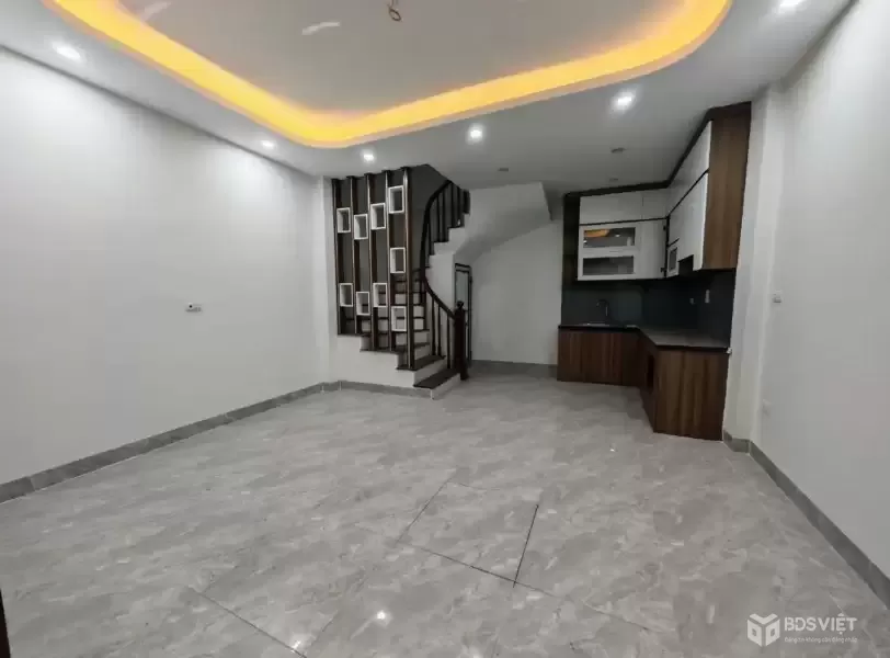 BÁN NHÀ LIÊN MẠC - 5 TẦNG MỚI CỨNG - Ô TÔ ĐỖ CỬA - CHỈ 5.58 TỶ