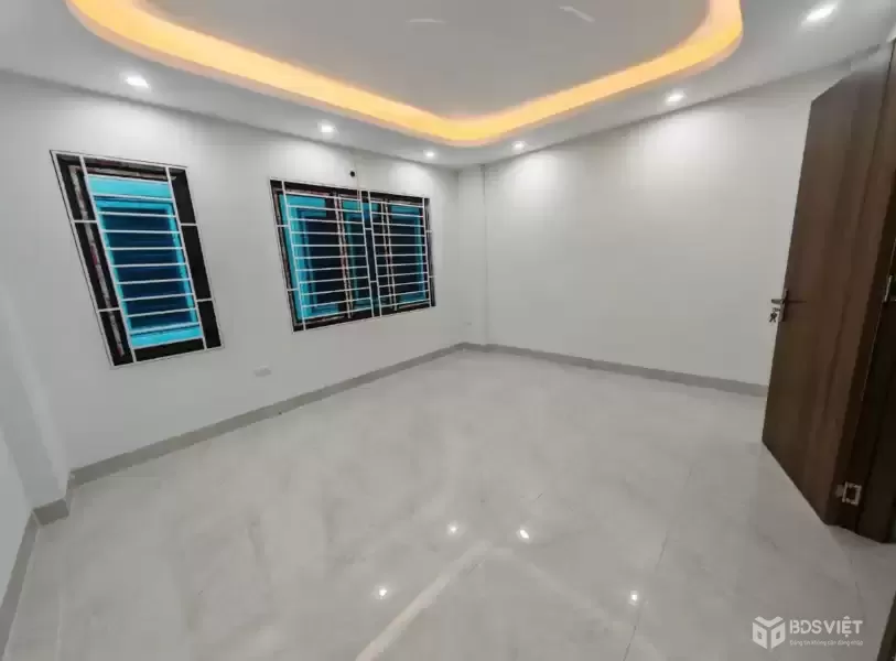 BÁN NHÀ LIÊN MẠC - 5 TẦNG MỚI CỨNG - Ô TÔ ĐỖ CỬA - CHỈ 5.58 TỶ