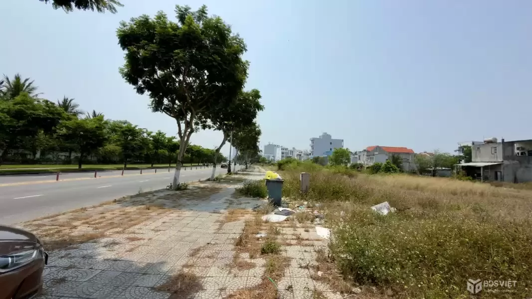 Ba lô liền kề Trường Sa 459m2 giá 47.5 tỷ sát biển Non Nước