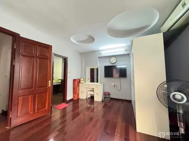 XÃ ĐÀN – LÔ GÓC – 6 TẦNG – KINH DOANH – 10M RA PHỐ